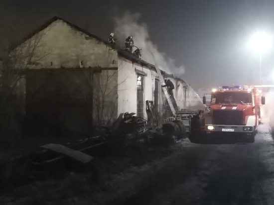 В Хакасии при пожаре в частном доме погиб мужчина и пострадала женщина