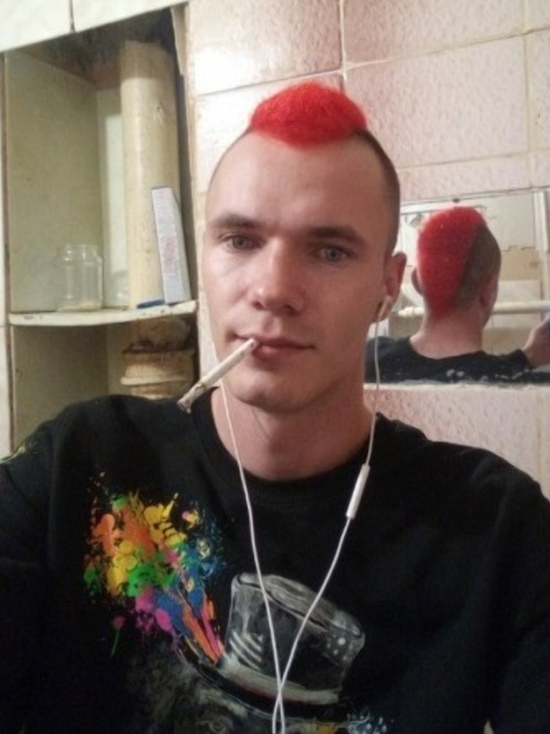 В Смоленской области разыскивают пропавшего в ноябре парня с красным ирокезом