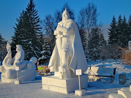 Созданного смолянами из снега Александра Невского разрушили вандалы в Новосибирске
