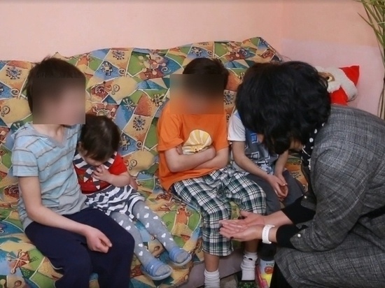 Катанаев оценил шансы отца детей из «заброшки» забрать их из детдома