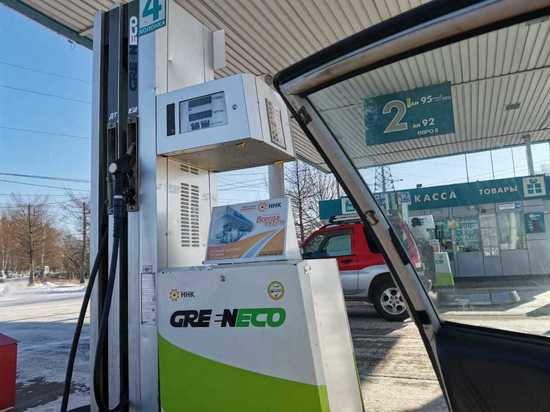 По данным регионального УФАС, уровень цен на бензин на автозаправочных станциях Хабаровска и Комсомольска-на-Амуре на начало года в основном остался на прежнем уровне