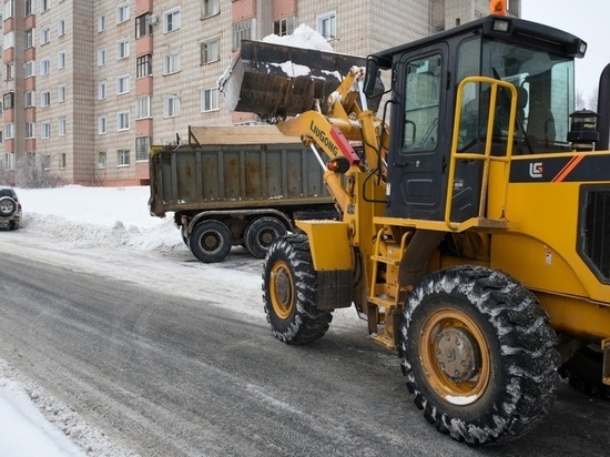 В Кирове начнут эвакуировать машины, которые мешают уборке снега
