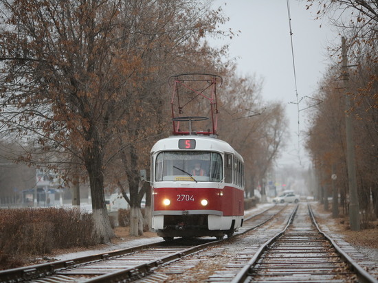 Из-за ДТП на путях в Волгограде дважды останавливались трамваи