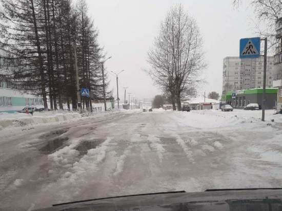 В Катав-Ивановске уже три недели топит городские улицы
