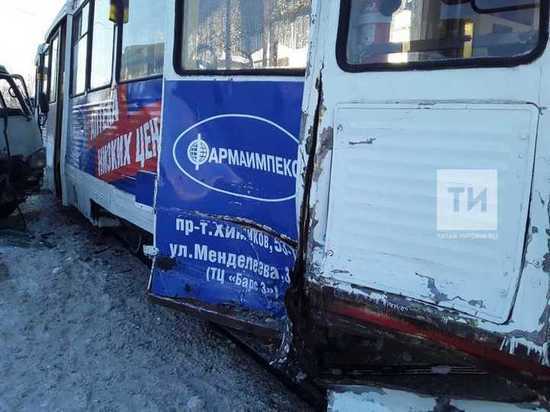 Грузовик врезался в трамвай в Нижнекамске