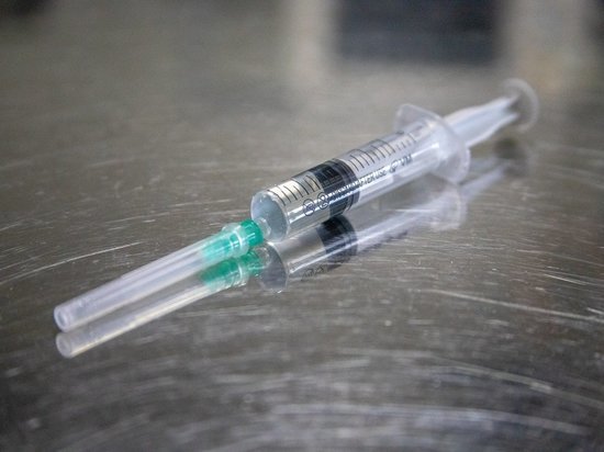 Жителей Удмуртии призывают не покупать вакцину от коронавируса в интернете