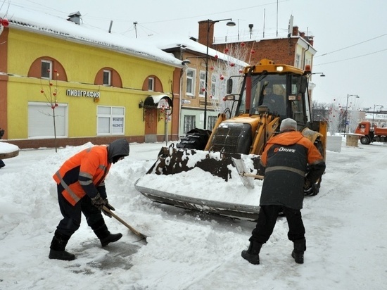 Коммунальные службы Серпухова борются с последствиями снегопада