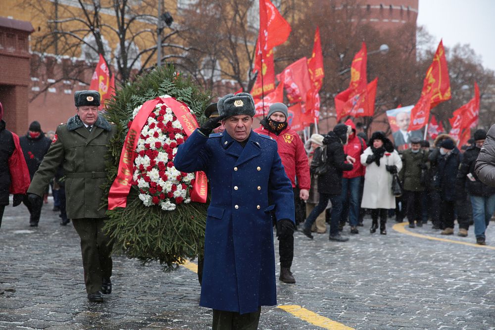 День год смерти ленина. 21 Января день смерти Ленина. Возложение цветов на красной площади. Ленин возложение цветов. Акция на красной площади возложение цветов.