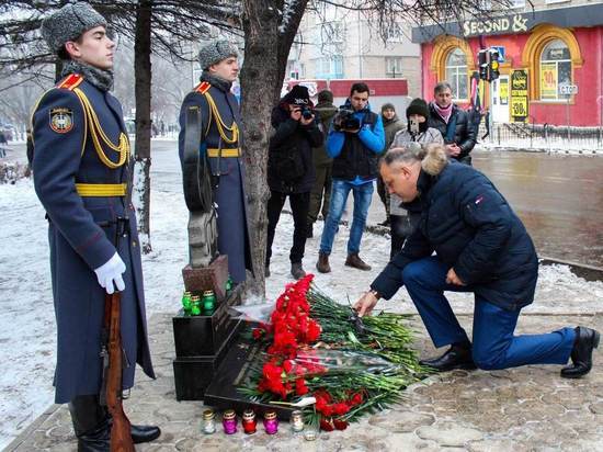 В Донецке почтили память погибших от обстрела на Боссе в 2015 году