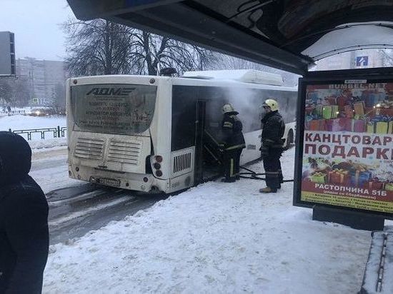 Автобус №14 загорелся во Владимире на маршруте