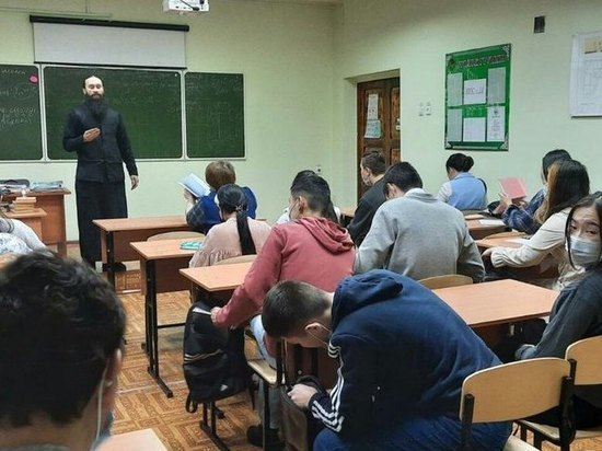 В Туве перед «Татьяниным днем» православные священнослужители  провели встречу со студентами