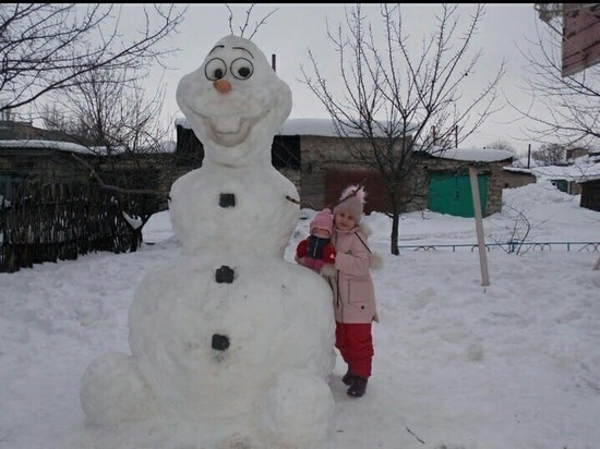 В Донецке прошел конкурс на лучшего снеговика