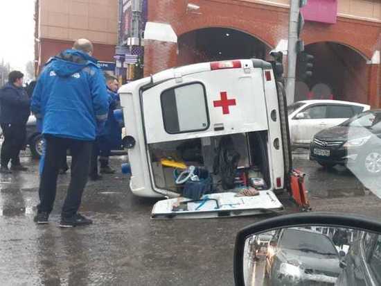В Саратове пациент «скорой помощи» после ДТП с полицейской машиной скончался в больнице