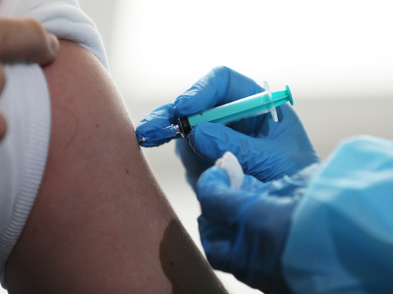 Почти 12 тысяч южноуральцев поставили прививку от коронавируса