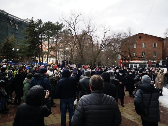 В акции в поддержку Алексея Навального в Ростове собралось 3 тысячи человек
