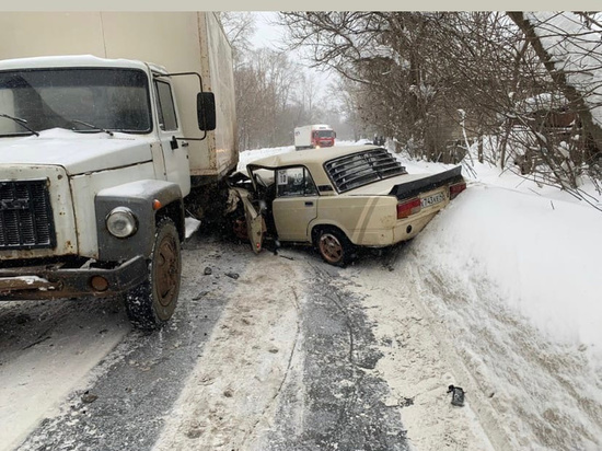 В Кирове столкнулись четыре автомобиля
