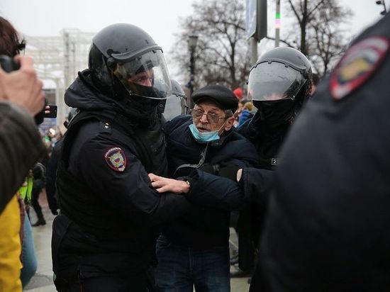  Госдеп США призвал освободить задержанных на митингах в России