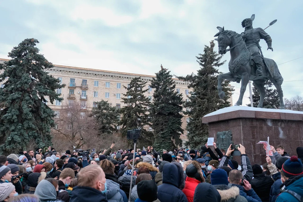 19 ноября волгоград. Центр Волгограда сейчас. Волгоград 23. Митинги возле администрации Волгоград. Митинг Волгоград 23.01.2021.