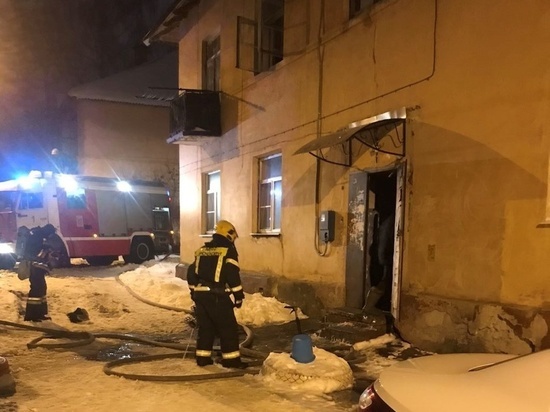 На Болдина в Калуге произошел пожар в подъезде