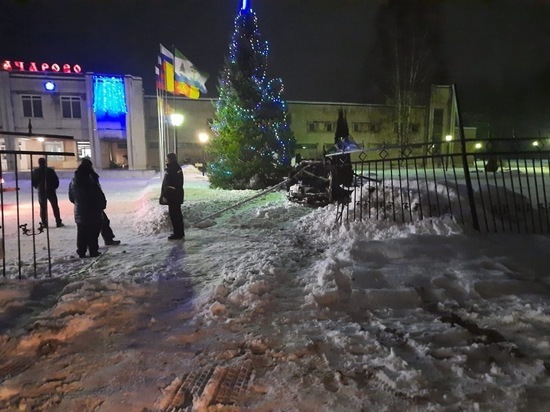 Превысивший скорость водитель из Тверской области снёс металлический забор