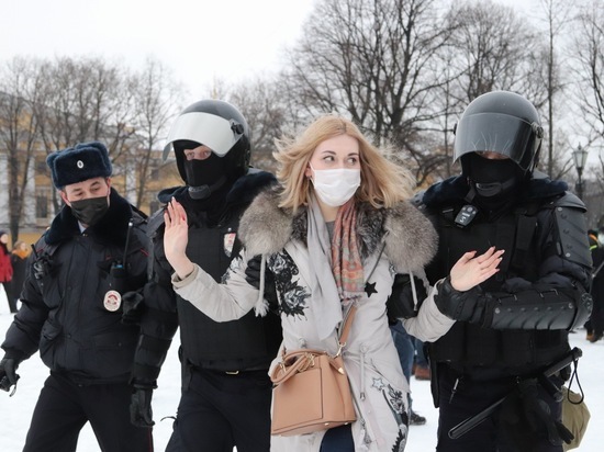 В Петербурге арестовали 37 человек за участие в несогласованной акции