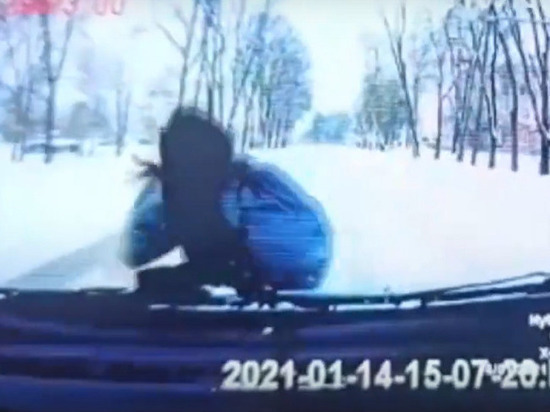 Опубликовано видео наезда на школьницу в Тверской области