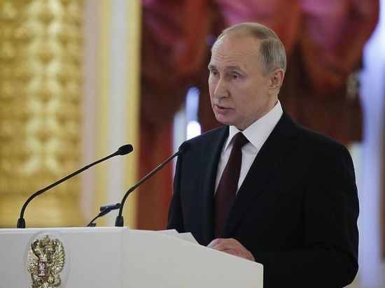 Путин разрешил приступить к снятию коронавирусных ограничений