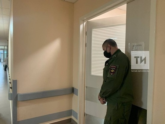 Зарезавшего в Казани девушку и ее родителей парня арестовали в больнице