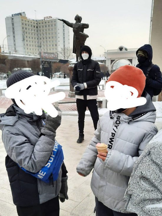 В Улан-Удэ началась проверка по детям с мороженым, пришедшим на несогласованный митинг