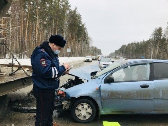 В аварии на Челябинском тракте пострадали три пассажира, которых водитель нашел в интернете