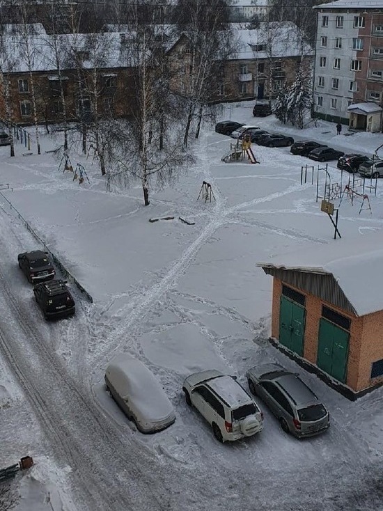 Калтанцы жалуются на почерневший от сажи город