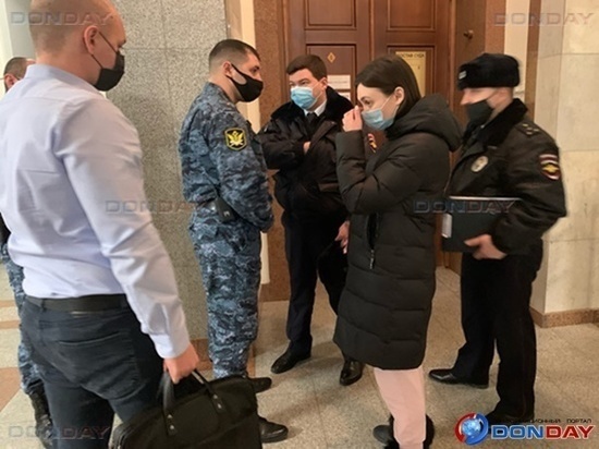 В Ростовском облсуде началось заседание по делу координатора штаба Навального