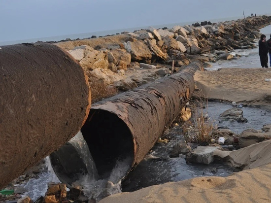 В Каспийское море сбрасывали канализацию