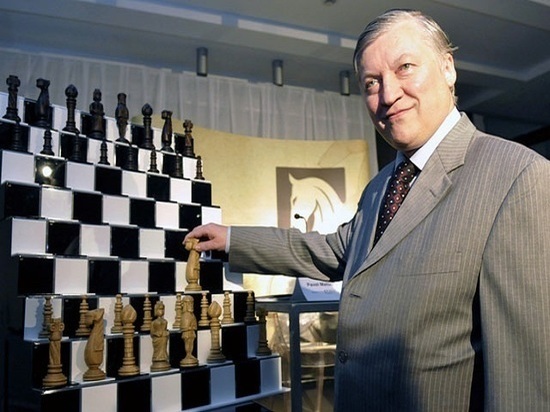 Гроссмейстер Анатолий Карпов пообещал открыть в Абакане свою шахматную школу