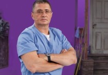 Врач и телеведущий Александр Мясников заявил, что Билл Гейтс прав в своих умозаключениях о неготовности мира к более серьезным пандемиям