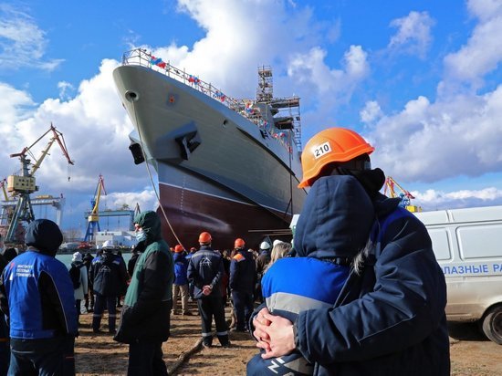 Аксенов: в Керчи спустили на воду новый корабль производства завода &#34;Залив&#34;