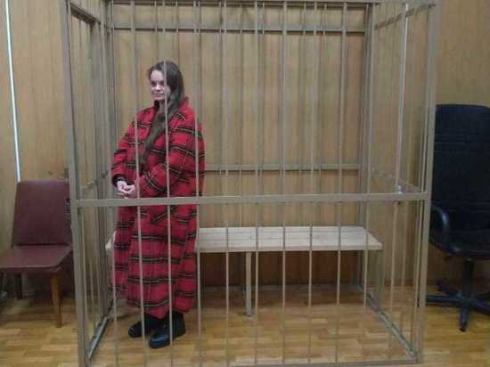 Марина Рудницкая и ее подруга Татьяна Морозова, вымогавшие у художника деньги, получили мягкое наказание