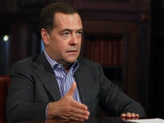 Медведев предупредил о возможности блокировки его аккаунтов в соцсетях