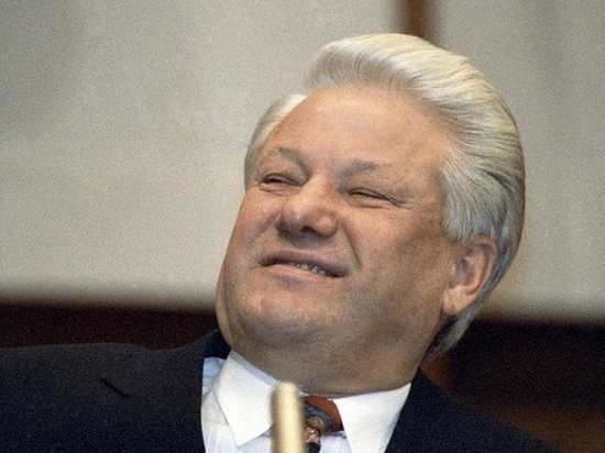 В честь 90-летия Борис Ельцина в УрФУ откроют выставку