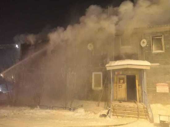 Два человека погибли в страшном пожаре в жилом доме Губкинского