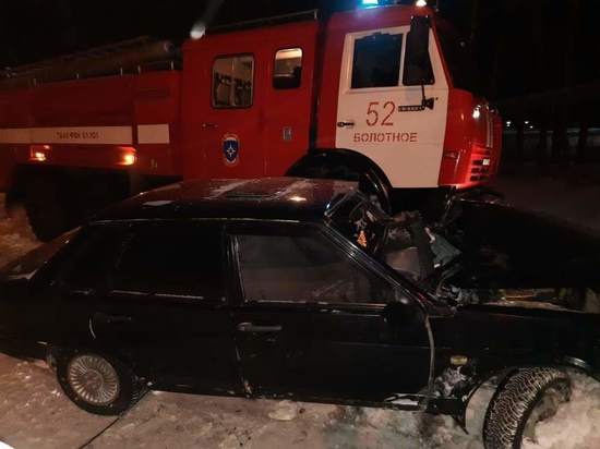 Пожарная машина смяла девятку с ребенком под Новосибирском