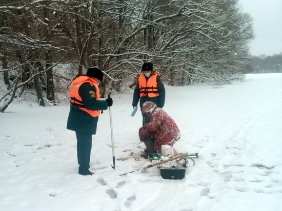 30 января патрули проводят рейды на водоемах в Смоленске и Десногорске