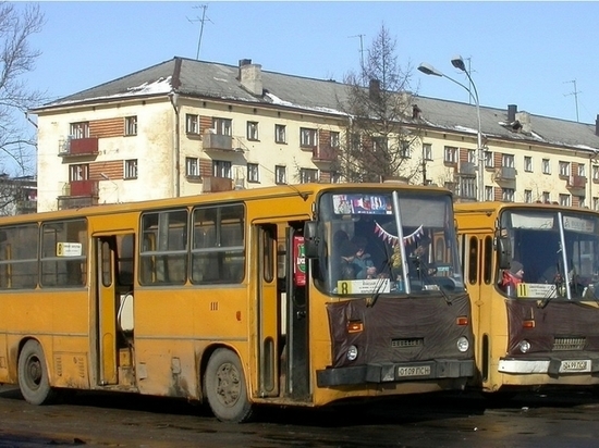 Какими были автобусы в Пскове 20 лет назад