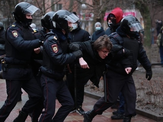 На акции в поддержку Навального в Ростове задержали более 30 человек