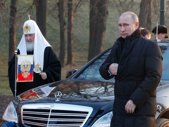 Патриарх Кирилл заявил о кризисе у молодежи "в эти особые дни"