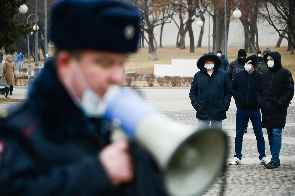Несанкционированный митинг в поддержку Навального в Астрахани 31 января глазами фотографа  