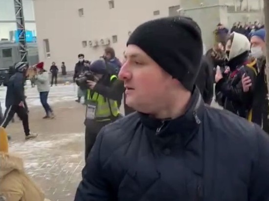 В Петербурге задержан участник митинга, из-за которого офицер полиции достал пистолет
