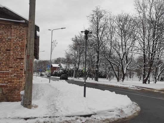 Почему центр Пскова убирают, а окраины нет, рассказал Александр Братчиков