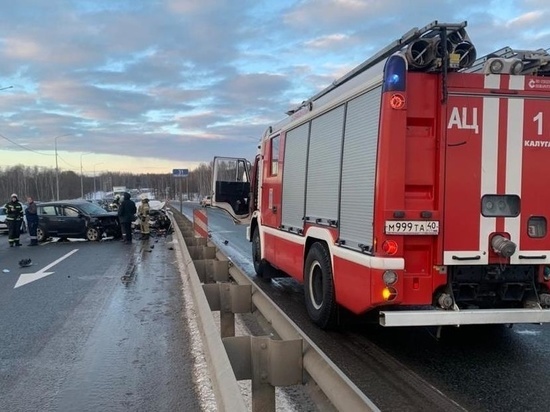 В жесткой аварии на окружной дороге Калуги погиб водитель