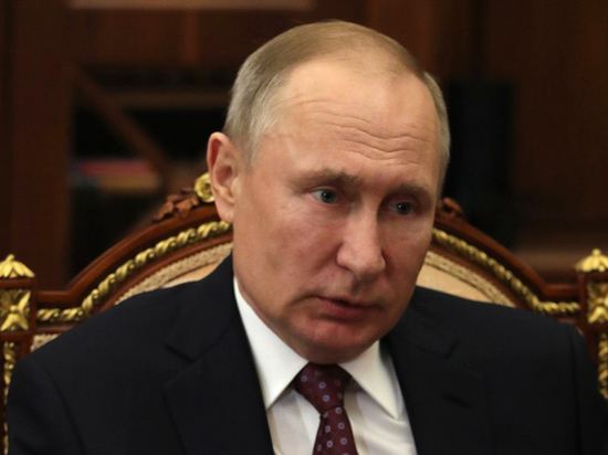Путин наградил медиков за борьбу с коронавирусом грамотами
